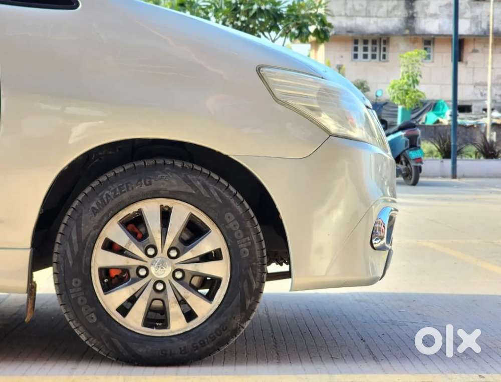 Toyota Innova 2.5 Zx 7 Str Bs-iv, 2015, Diesel