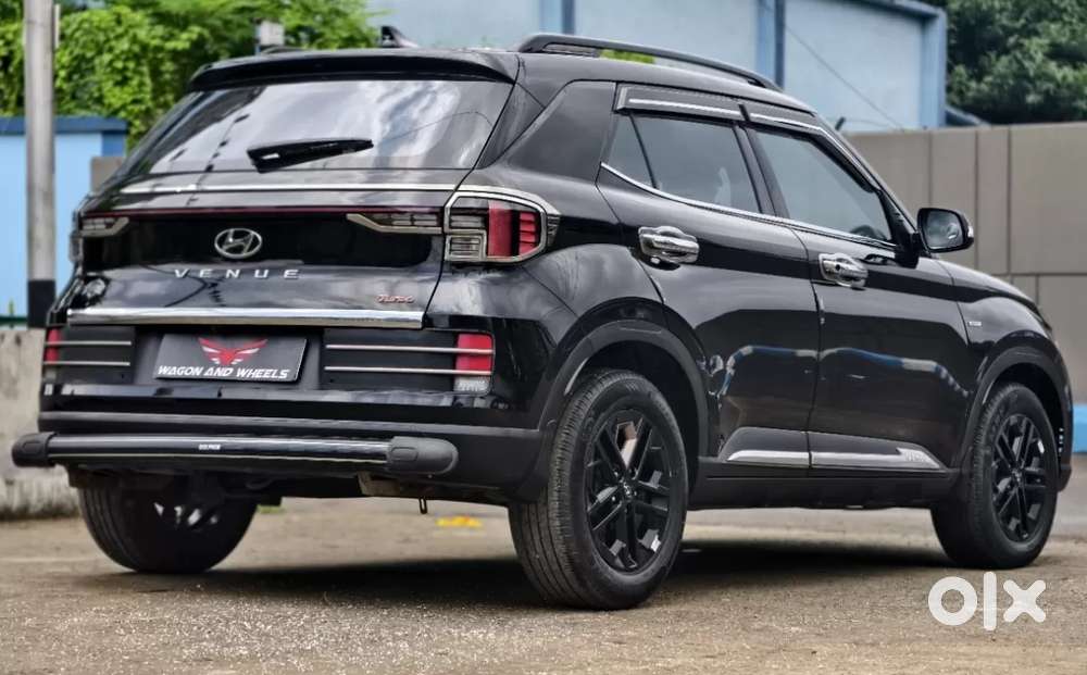 Hyundai Venue Sx(o) 1.0 Turbo Dct Knight Edition, 2023, Petrol