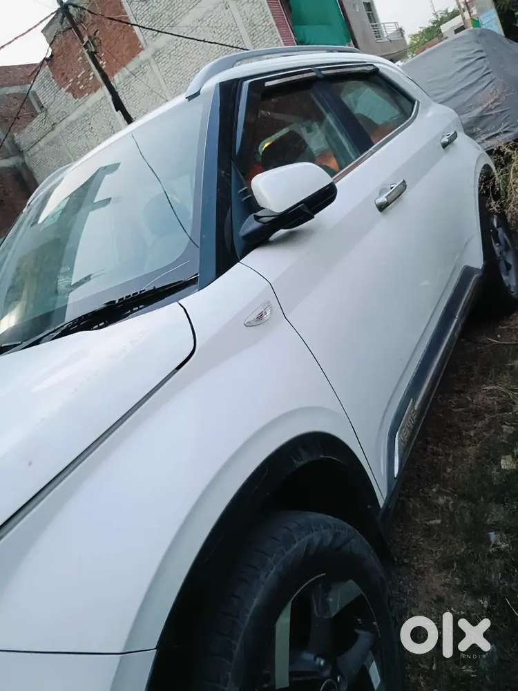 Hyundai Venue 2021 Petrol Well Maintained