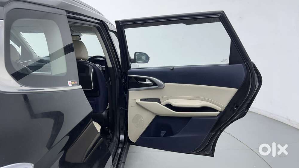 Kia Carens 1.5 Luxury Plus Turbo Dct 7 Str, 2023, Petrol