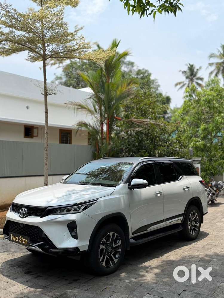 Toyota Fortuner Legender 2023