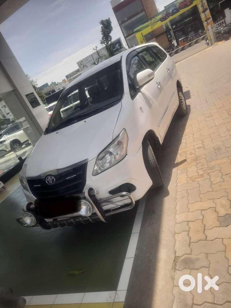 Toyota Innova Cng