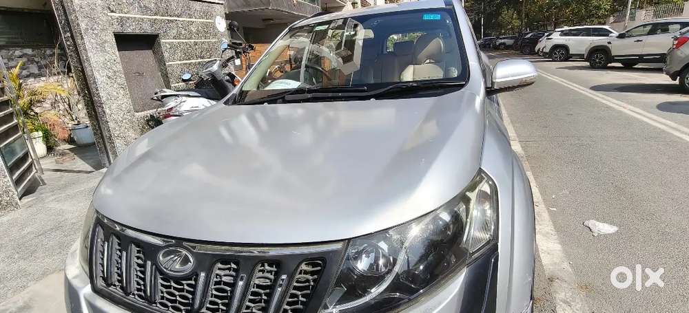 Mahindra Xuv500 W6 2015  First Owner  Non-accidental  Silver