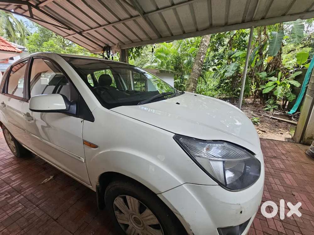 2011 Ford Figo 1.2 Duratec Petrol (titanium) - Top Variant