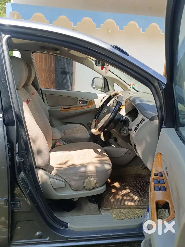 Toyota Innova 2.5 V 2009, Validity Extended For 5 Year.