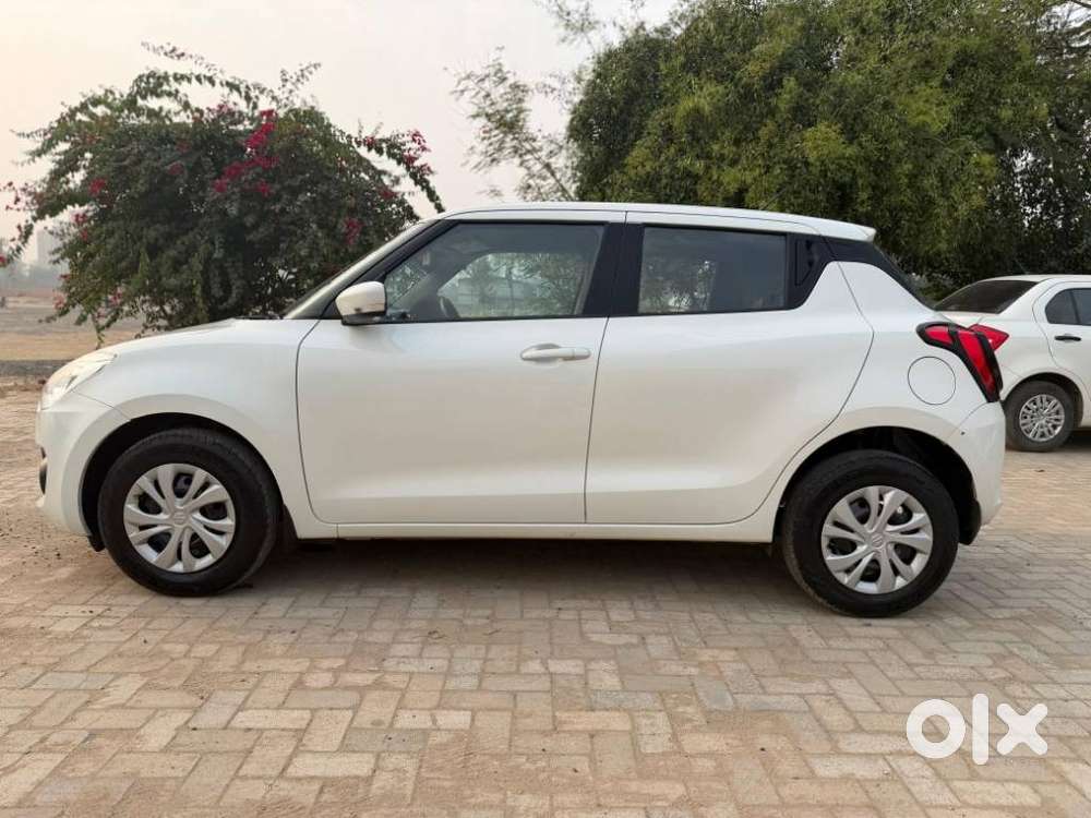 Maruti Suzuki Swift Vxi Optional, 2023, Petrol