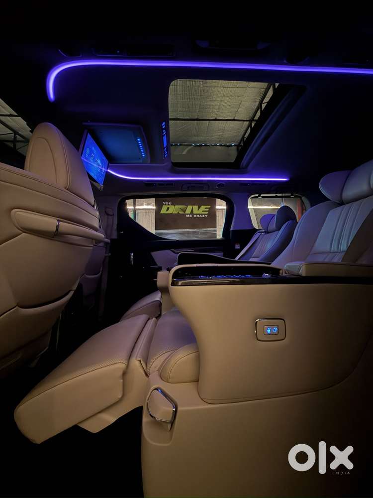 Toyota Vellfire Vip – Executive Lounge, 2022, Petrol