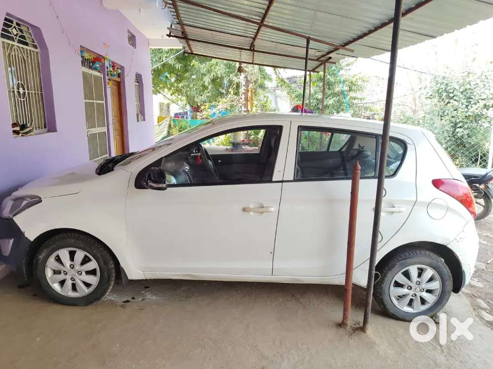 Hyundai I20 बिक्री के लिए
मॉडल: I20
कीमत: ₹200,000 (बातचीत योग्य)
फ्य