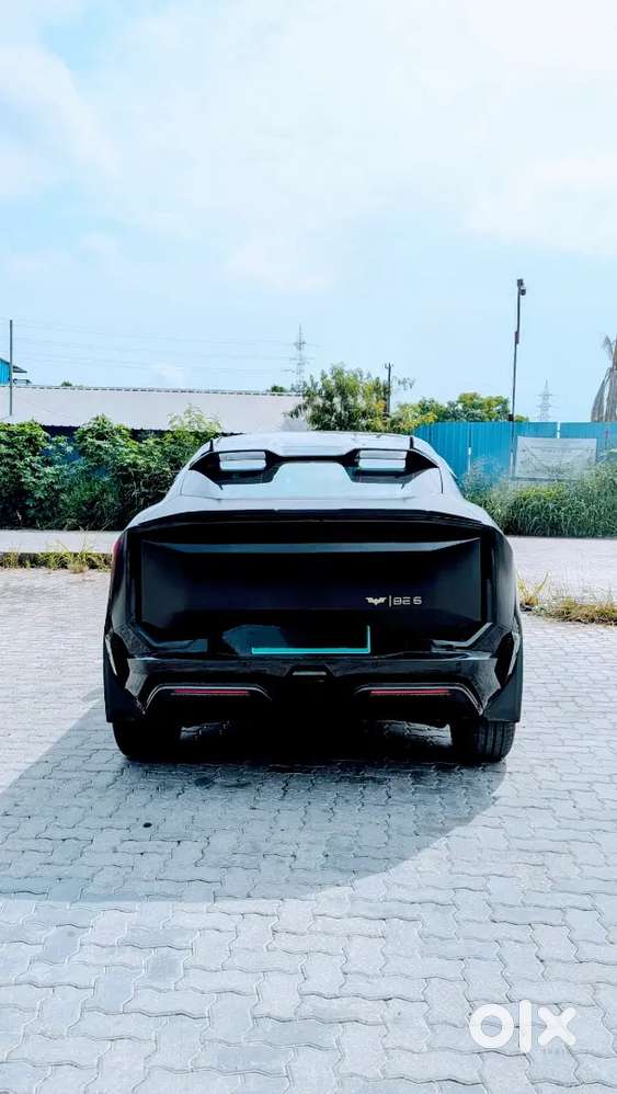 Mahindra Be6 Batman Edition - Badge Number 369