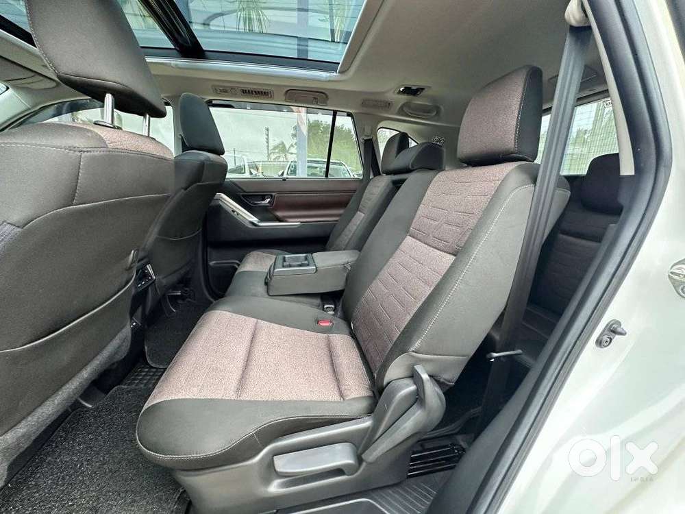 Toyota Innova Hycross 2.0 Vx Hybrid 7 Str, 2024, Petrol