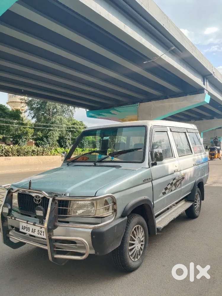 Toyota Qualis 2000