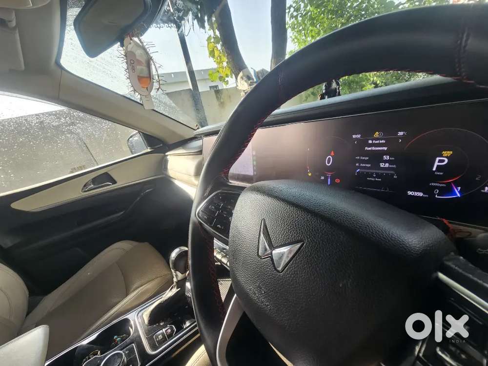 Mahindra Xuv700 Dec 2022 Automatic Luxary Pack With Panaromic Sunroof