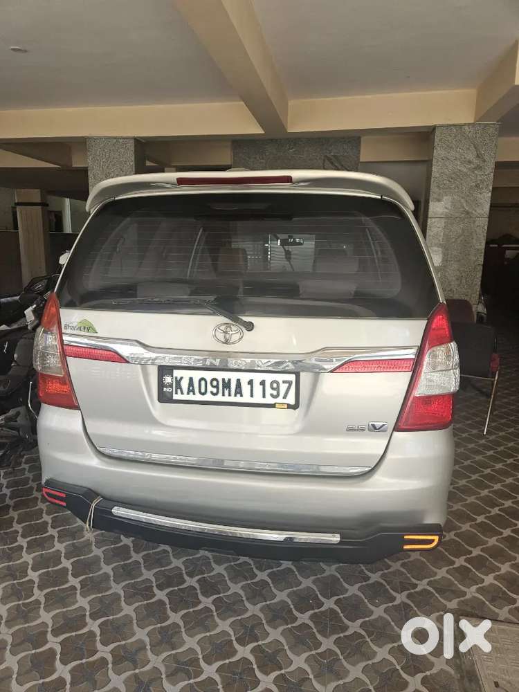 2012 ( 2.5 V ) ( E3 ) Innova For Sale