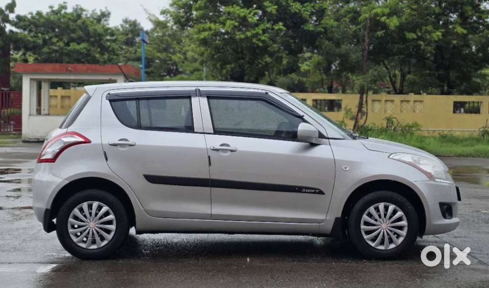 Maruti Suzuki Swift Lxi Bsiv, 2012, Cng & Hybrids