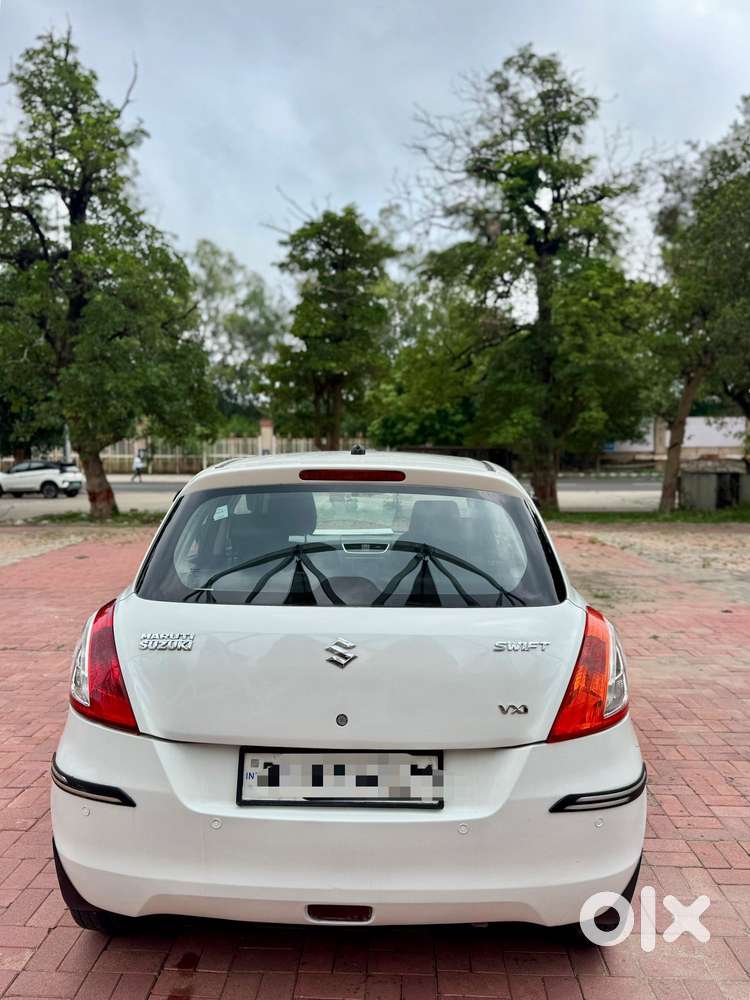 Maruti Suzuki Swift Vxi Optional, 2013, Petrol