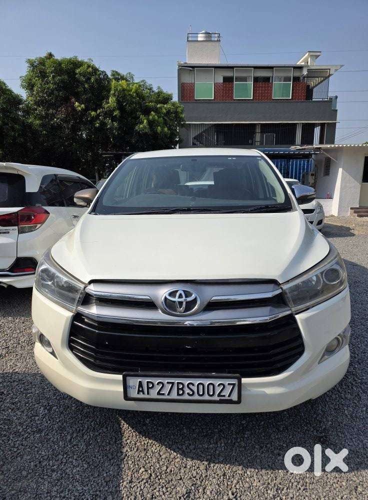 Toyota Innova Crysta 2.8z Automatic, 2016, Diesel