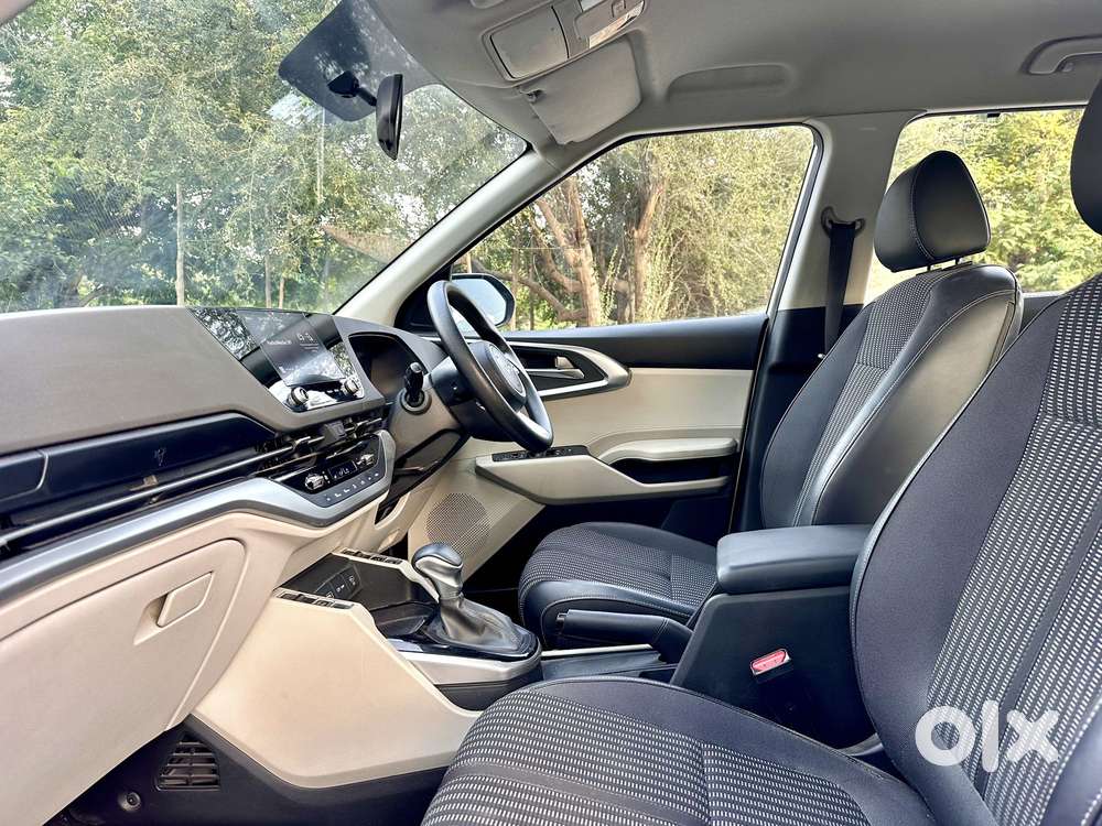 Kia Carens 1.4 Prestige Plus Turbo Dct 7 Str, 2023, Petrol