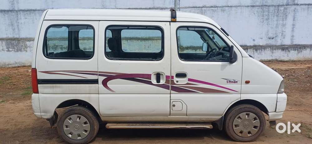 Maruti Suzuki Versa Dx2 8-seater Bsiii Twin A/c, 2004, Petrol