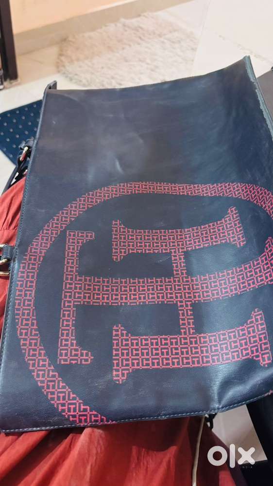 Tommy Hilfiger hand bag