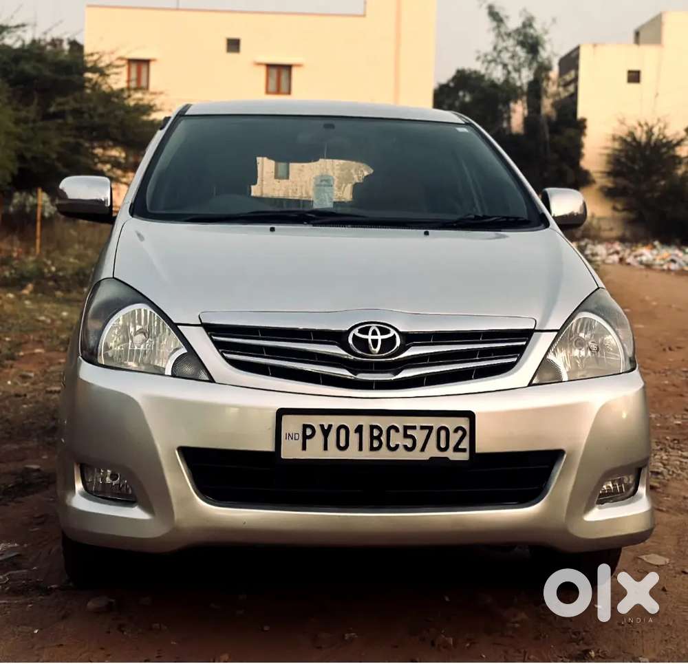 Toyota Innova 2010