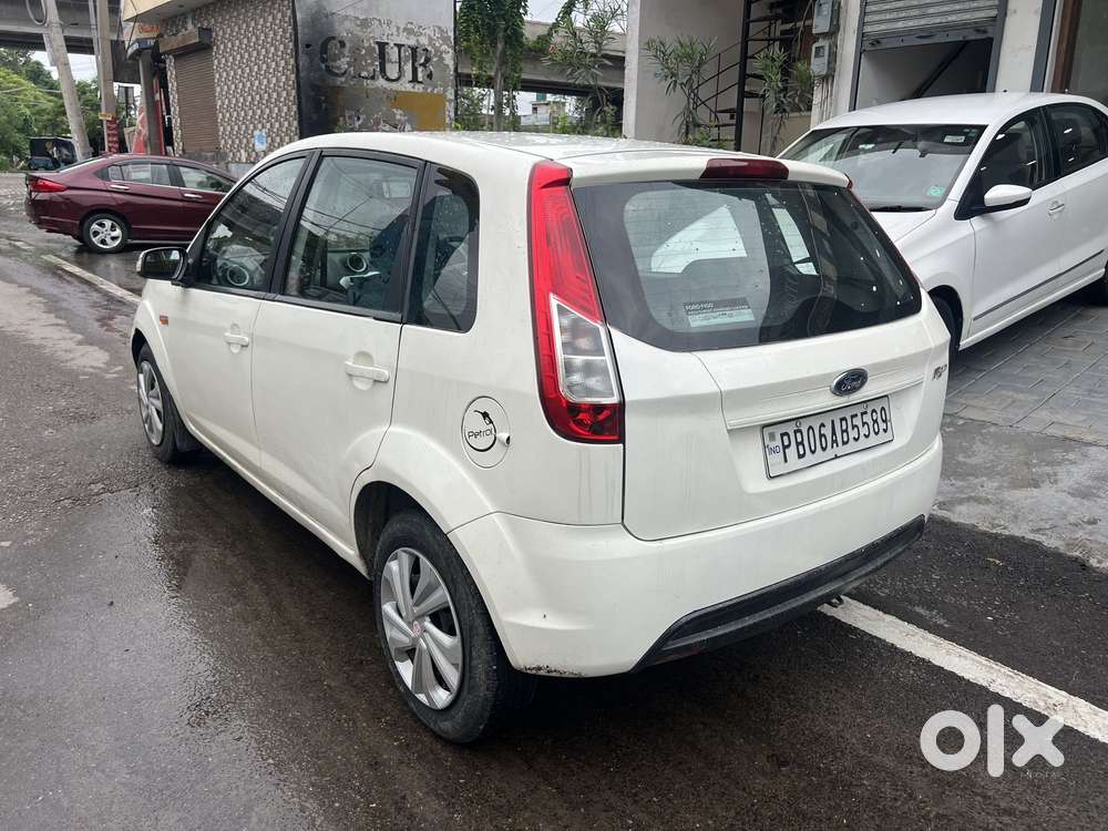 Ford Figo 1.2p Titanium Mt, 2015, Petrol