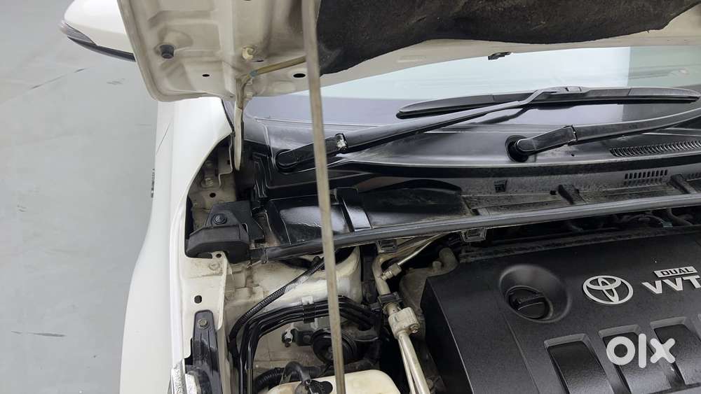 Toyota Corolla Altis 2013-2017 Vl At, 2016, Petrol