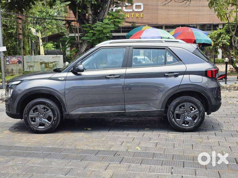 Hyundai Venue 1.2 S (o), 2023, Petrol