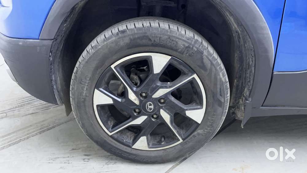 Tata Punch 1.2 Revotron Creative Amt Dual Tone, 2022, Petrol