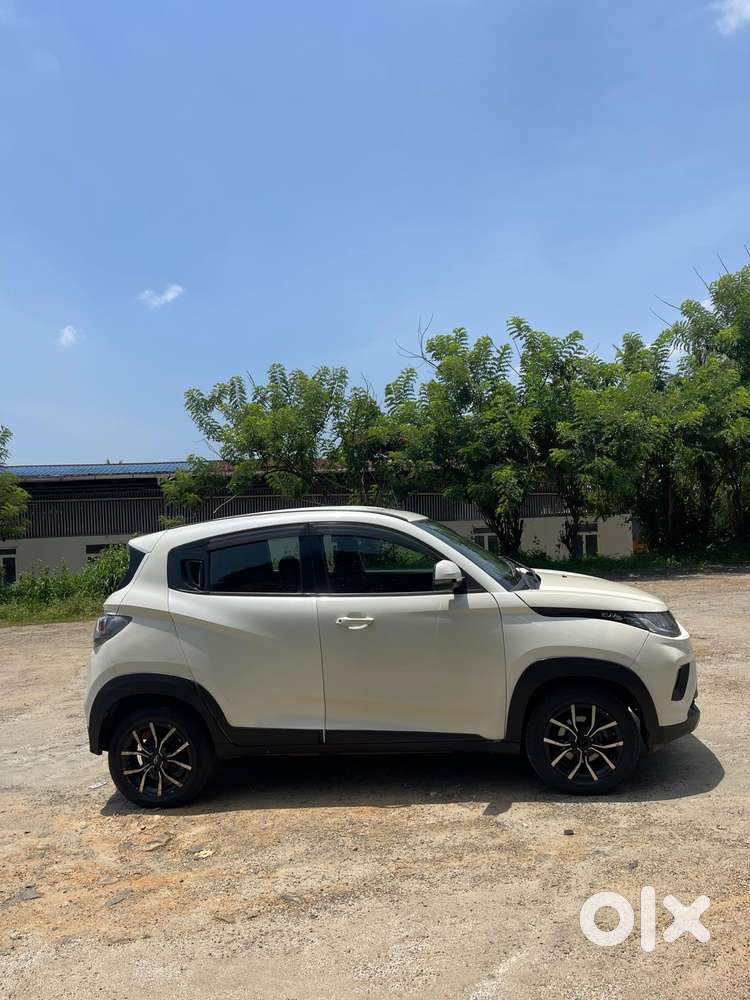 Mahindra Kuv 100 K8 5str, 2018, Petrol