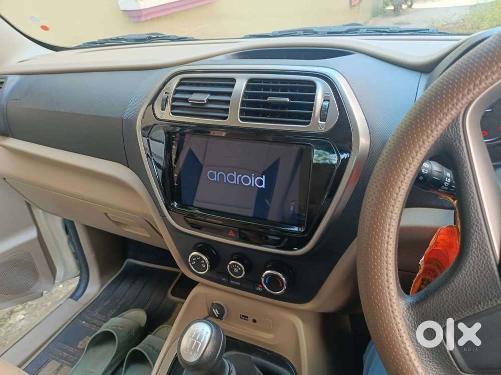 Mahindra Bolero Neo P10
