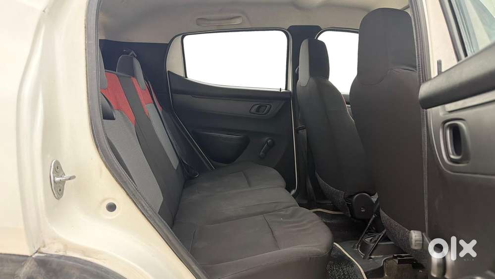 Renault Kwid 1.0 Rxt (o), 2017, Petrol