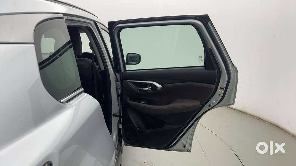 Maruti Suzuki Grand Vitara 1.5 Alpha Smart Hybrid At, 2022, Petrol