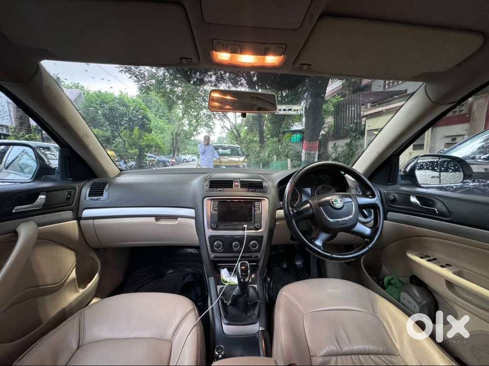 Skoda Laura 2011 Petrol Well Maintained