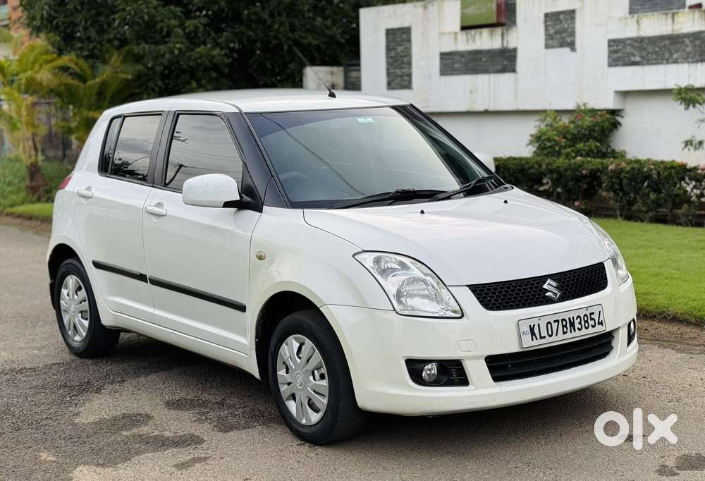 Maruti Suzuki Swift Vxi Bsiv, 2010, Petrol