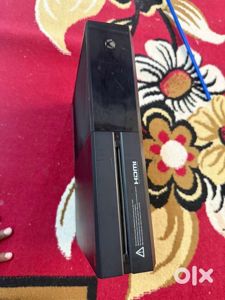 Xbox one 500gb for sale with controlelr and kincet no power cable