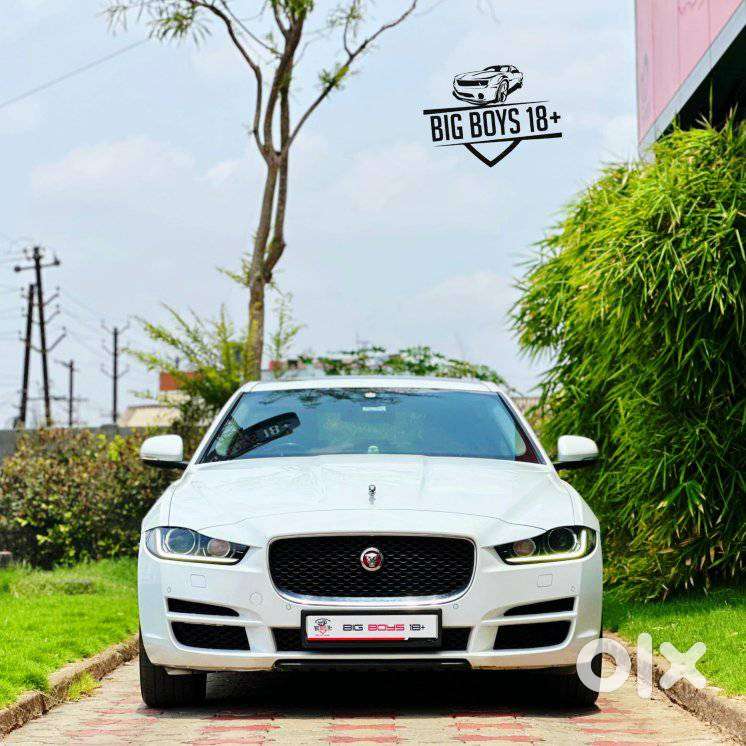 Jaguar Xe Portfolio, 2017, Petrol