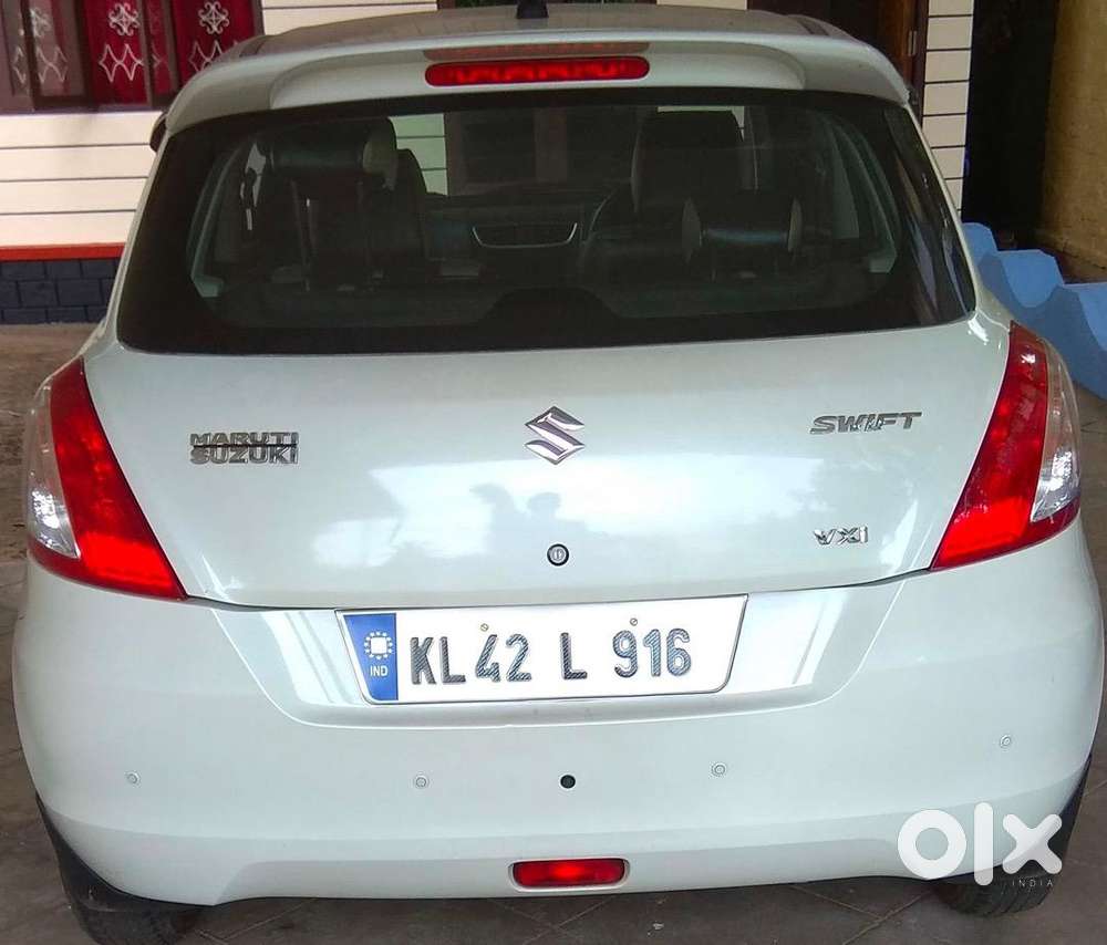 Maruti Suzuki Swift Vxi (2015) Manual