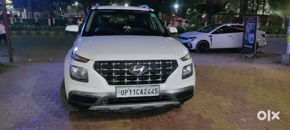 Hyundai Venue 2021 Petrol 38152 Km Driven