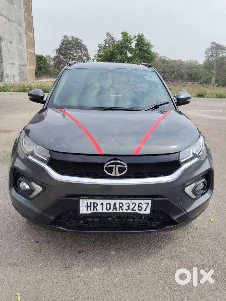 Tata Nexon, 2023, Petrol