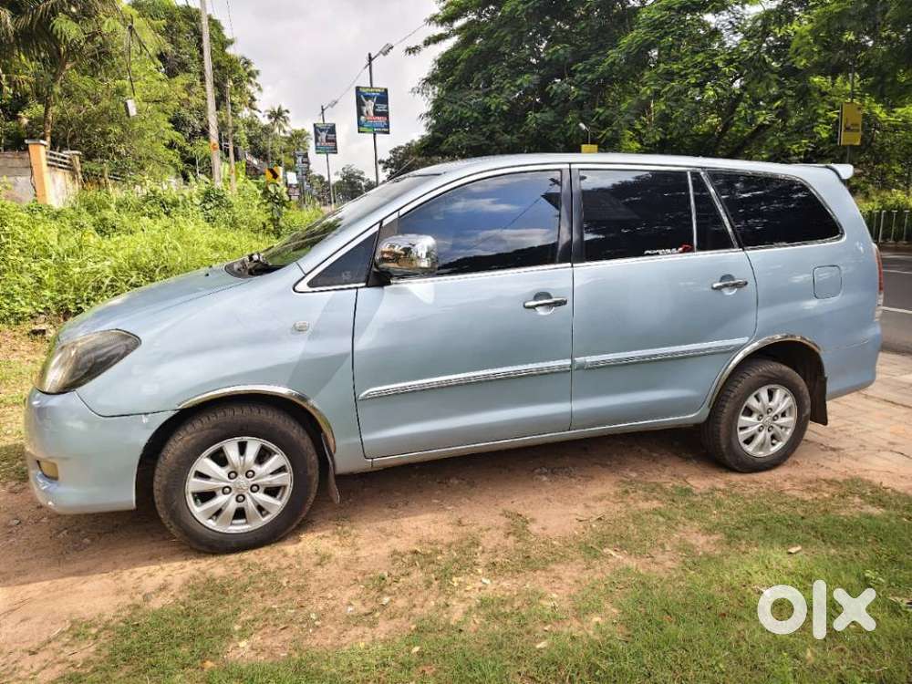 Toyota Innova 2.5 V 7 Str, 2010