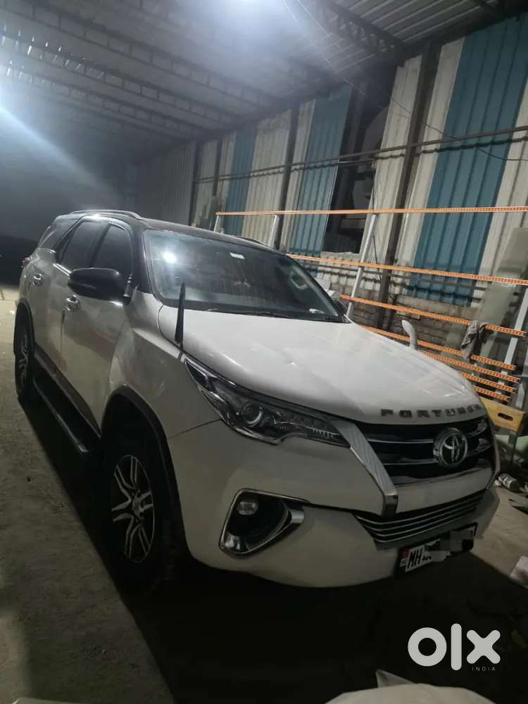 Toyota Fortuner Legender 2017 Diesel 180000 Km Driven