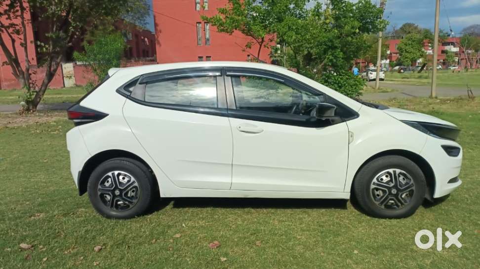 Tata Altroz 1.2 Xe, 2020