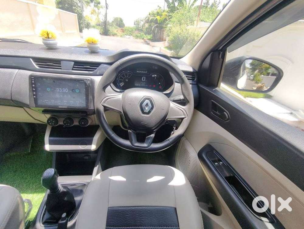 Renault Triber 1.0 Rxe, 2023, Petrol