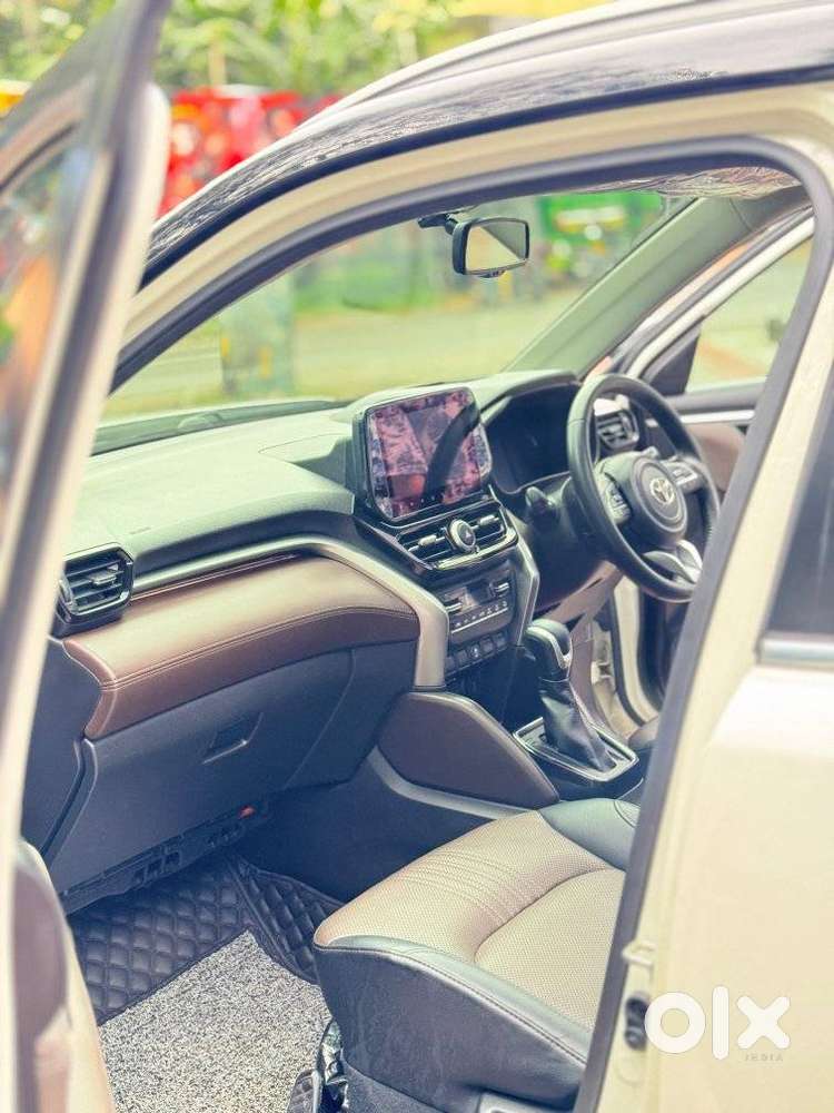 Toyota Urban Cruiser Hyryder 1.5 V Hybrid, 2022, Petrol