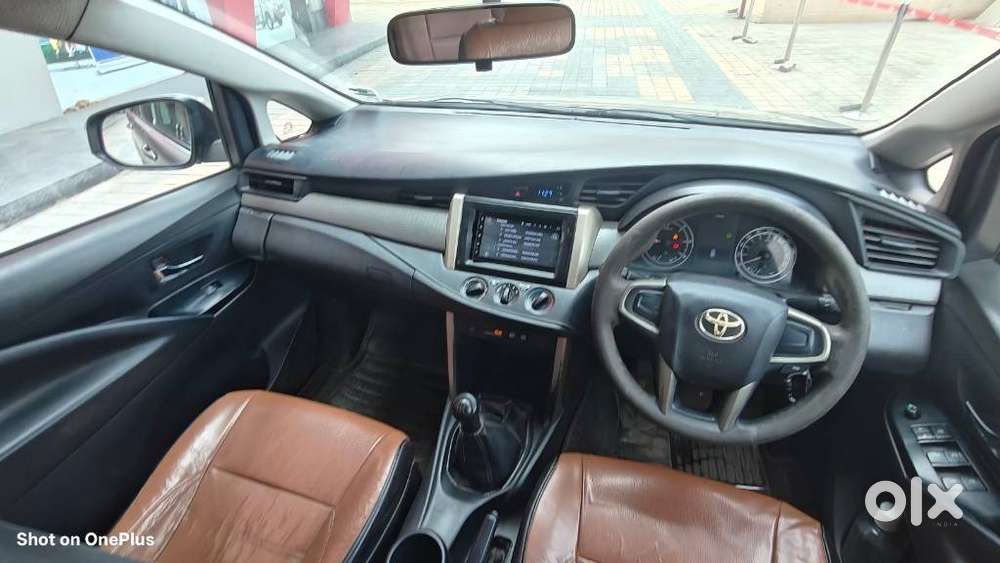 Toyota Innova Crysta 2.4 G Mt 8s, 2017, Diesel