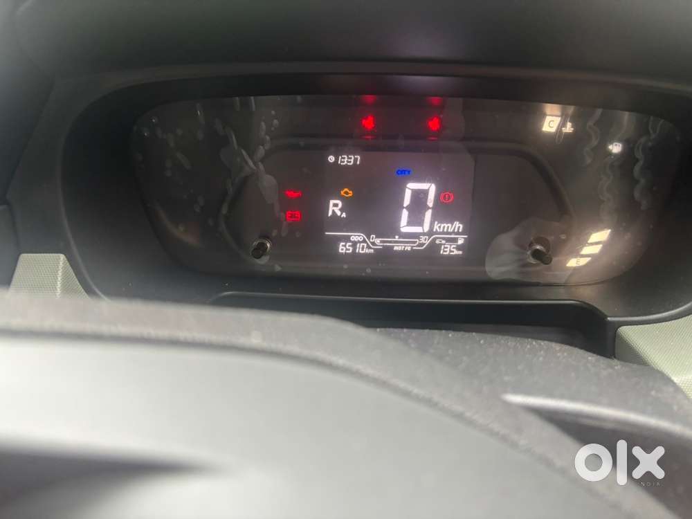 Tata Punch Petrol 2025 Sunroof Top Model