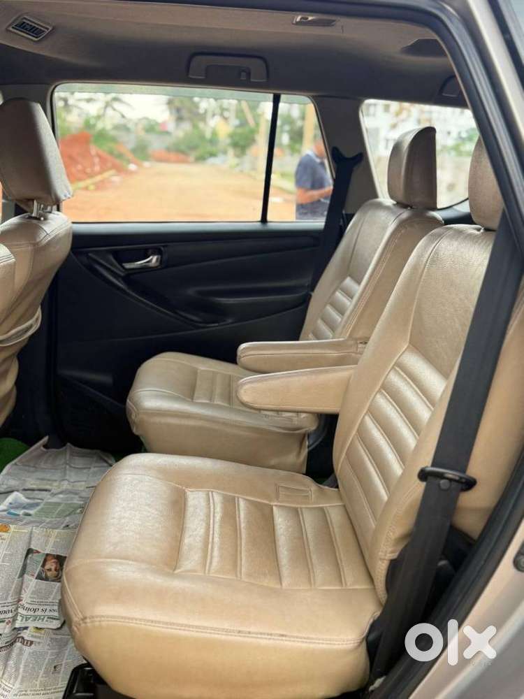Toyota Innova Crysta 2.4 G Mt 7 Str, 2017, Diesel