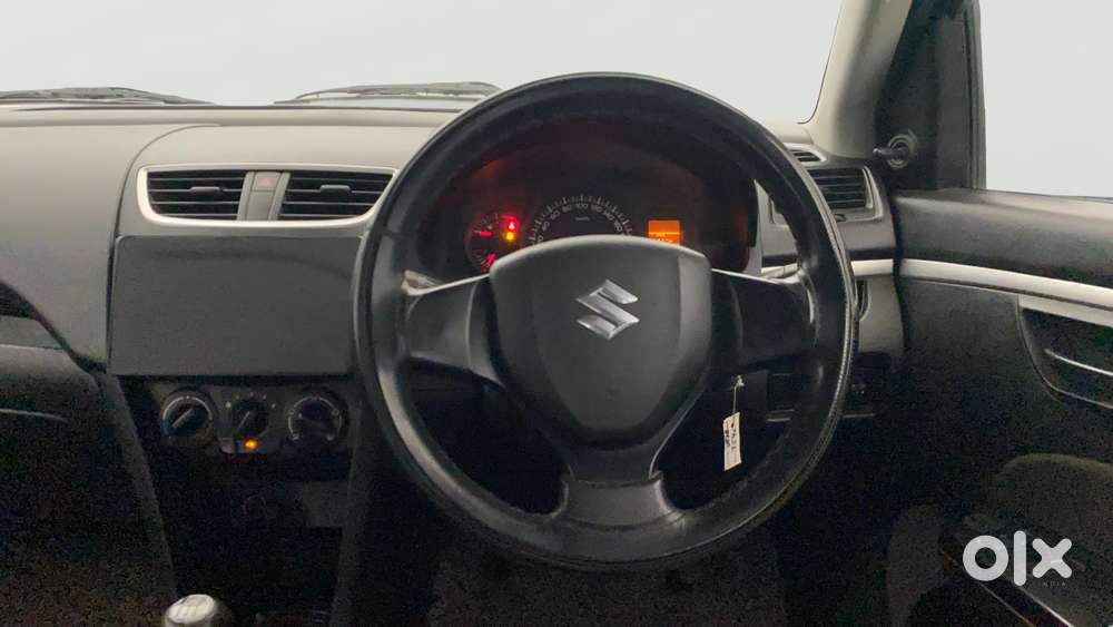 Maruti Suzuki Swift Lxi, 2015, Petrol