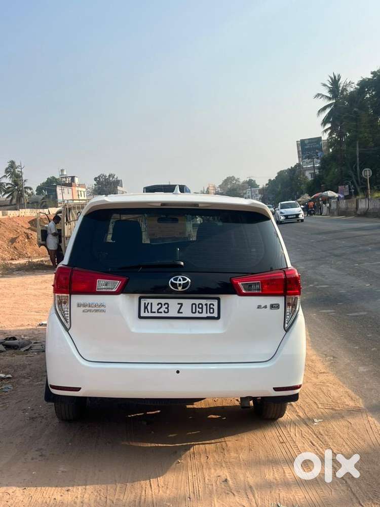 Toyota Innova Crysta 2017 Diesel Well Maintained