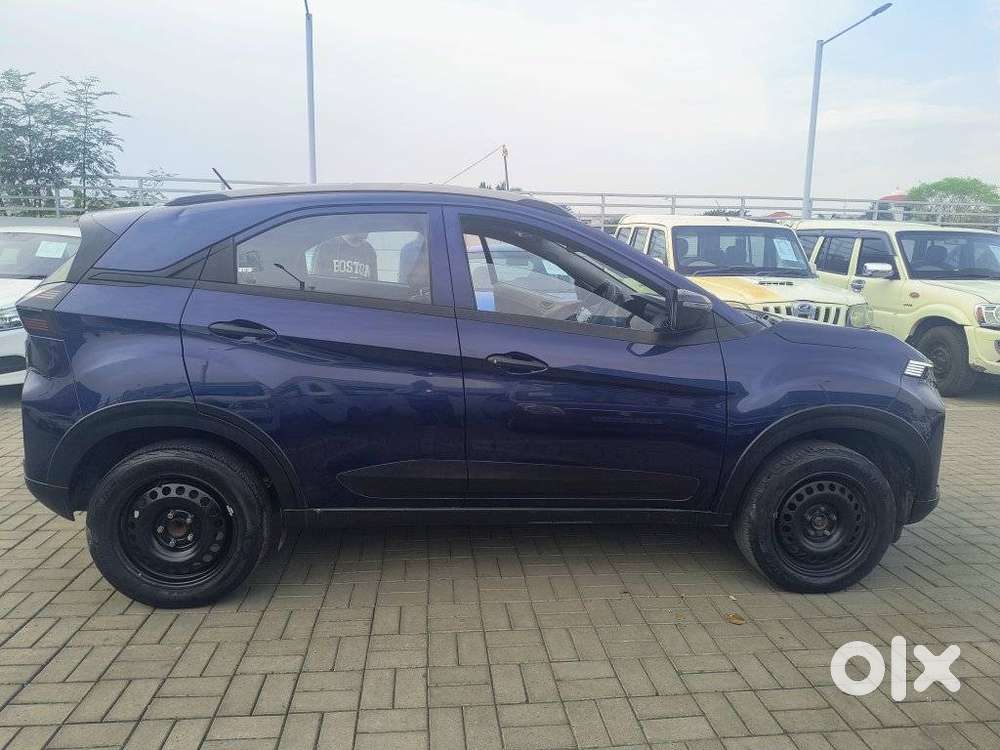 Tata Nexon Smart Plus S 1.2 Revotron Petrol 5 Mt, 2025, Cng & Hybrid..
